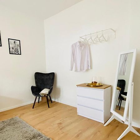 Stilvolles Apartment In Zentraler Lage - Smart-Tv, Queensize-Bett, Altbaustil, Kueche In City-Naehe Erfurt Dış mekan fotoğraf