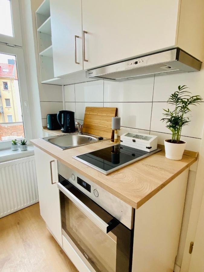 Stilvolles Apartment In Zentraler Lage - Smart-Tv, Queensize-Bett, Altbaustil, Kueche In City-Naehe Erfurt Dış mekan fotoğraf